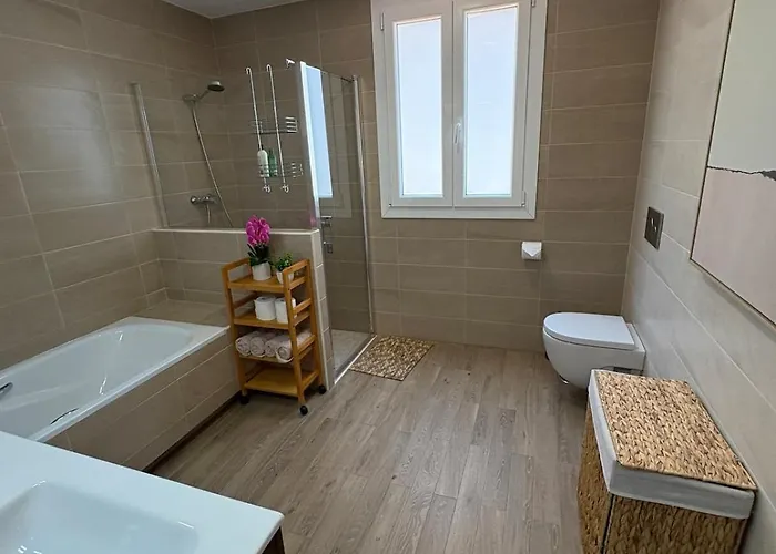 Luxury With Panorama View And Heated Pool Málaga